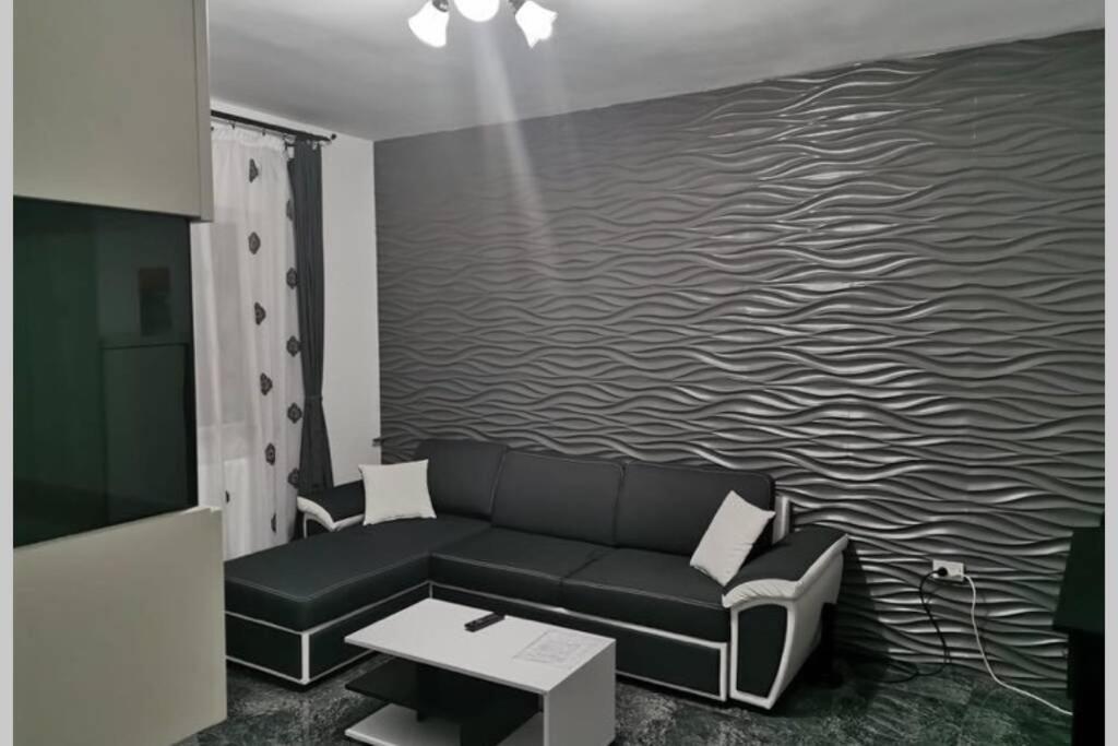 Cozy Flat Apartamento Piteşti Exterior foto