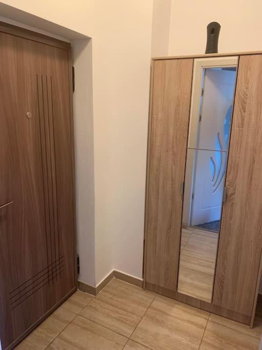 Cozy Flat Apartamento Piteşti Exterior foto