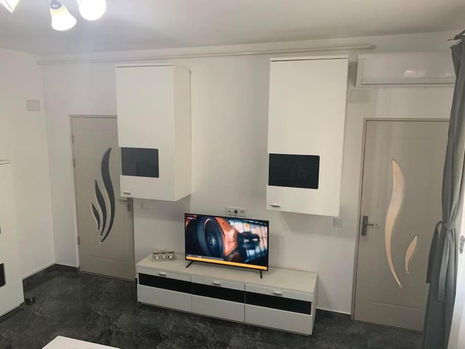 Cozy Flat Apartamento Piteşti Exterior foto