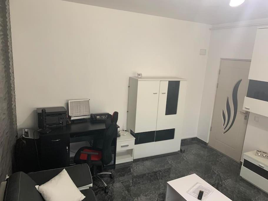Cozy Flat Apartamento Piteşti Exterior foto